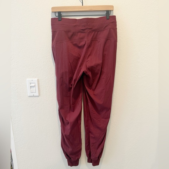 LULULEMON Dance Studio Mid Rise Jogger Pants in Merlot size 8 - Picture 3 of 9